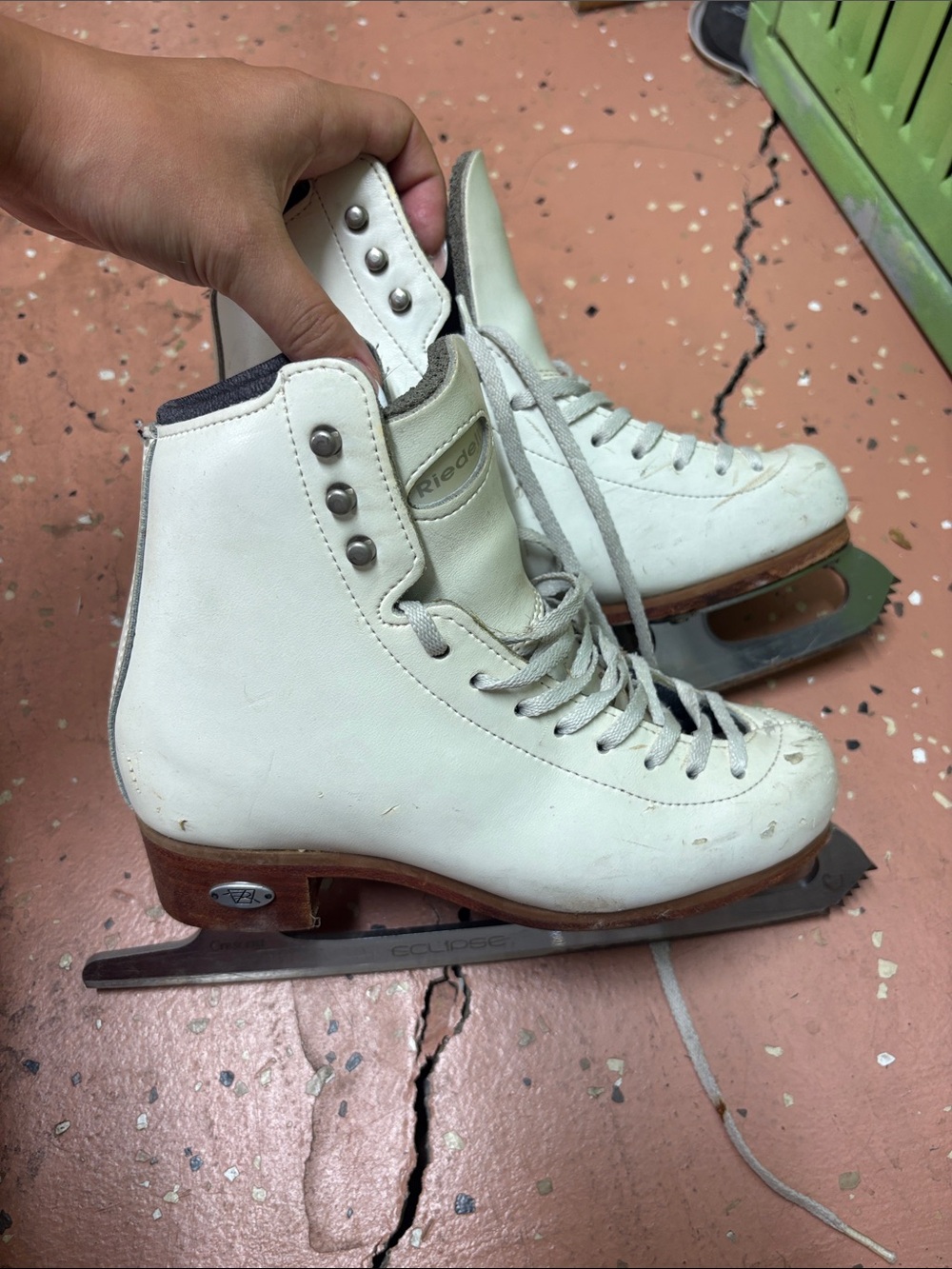 RIEDELL GIRLS ICE SKATES